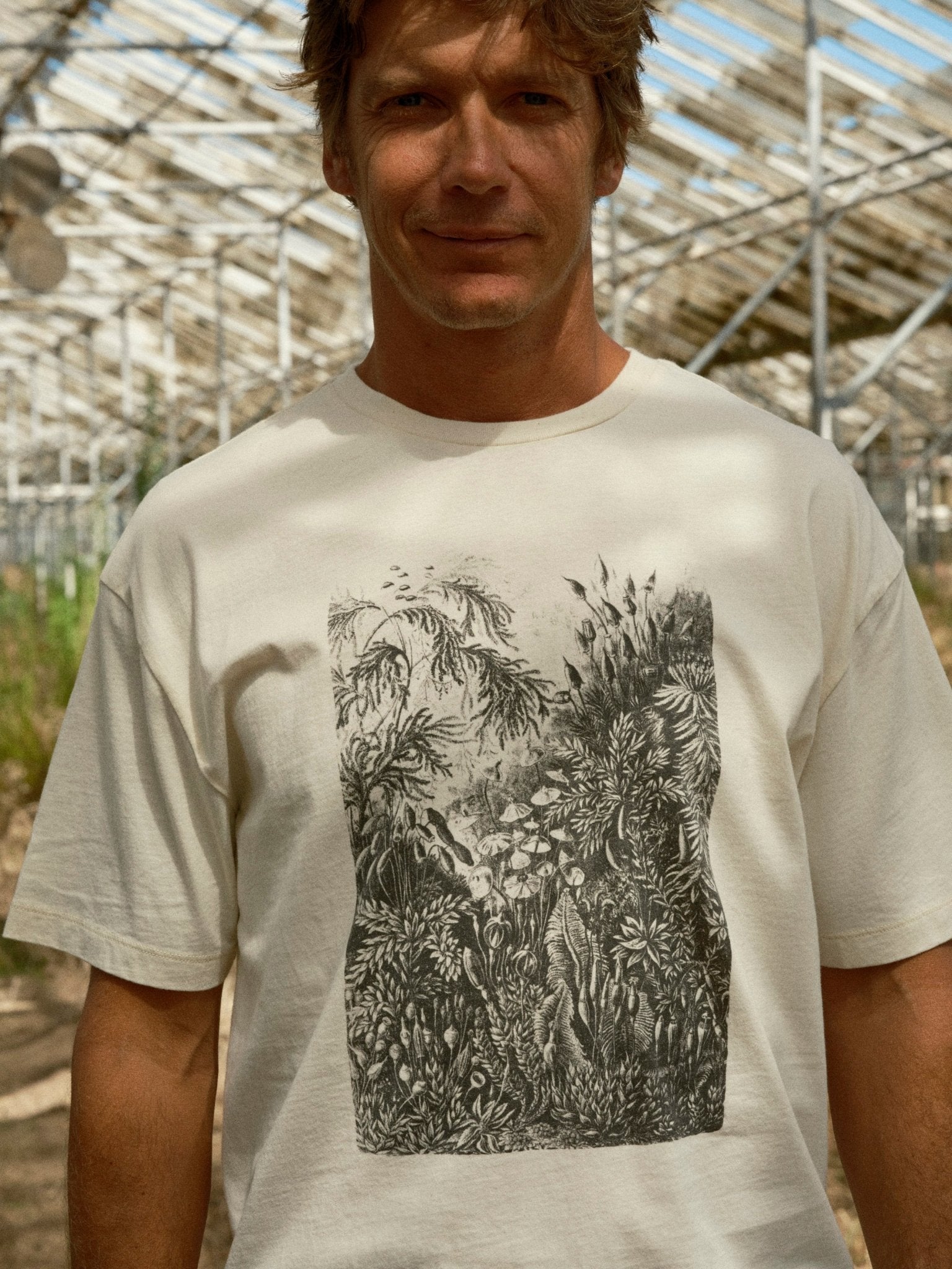 Garden Party Tee - S - Mollusk Surf Shop