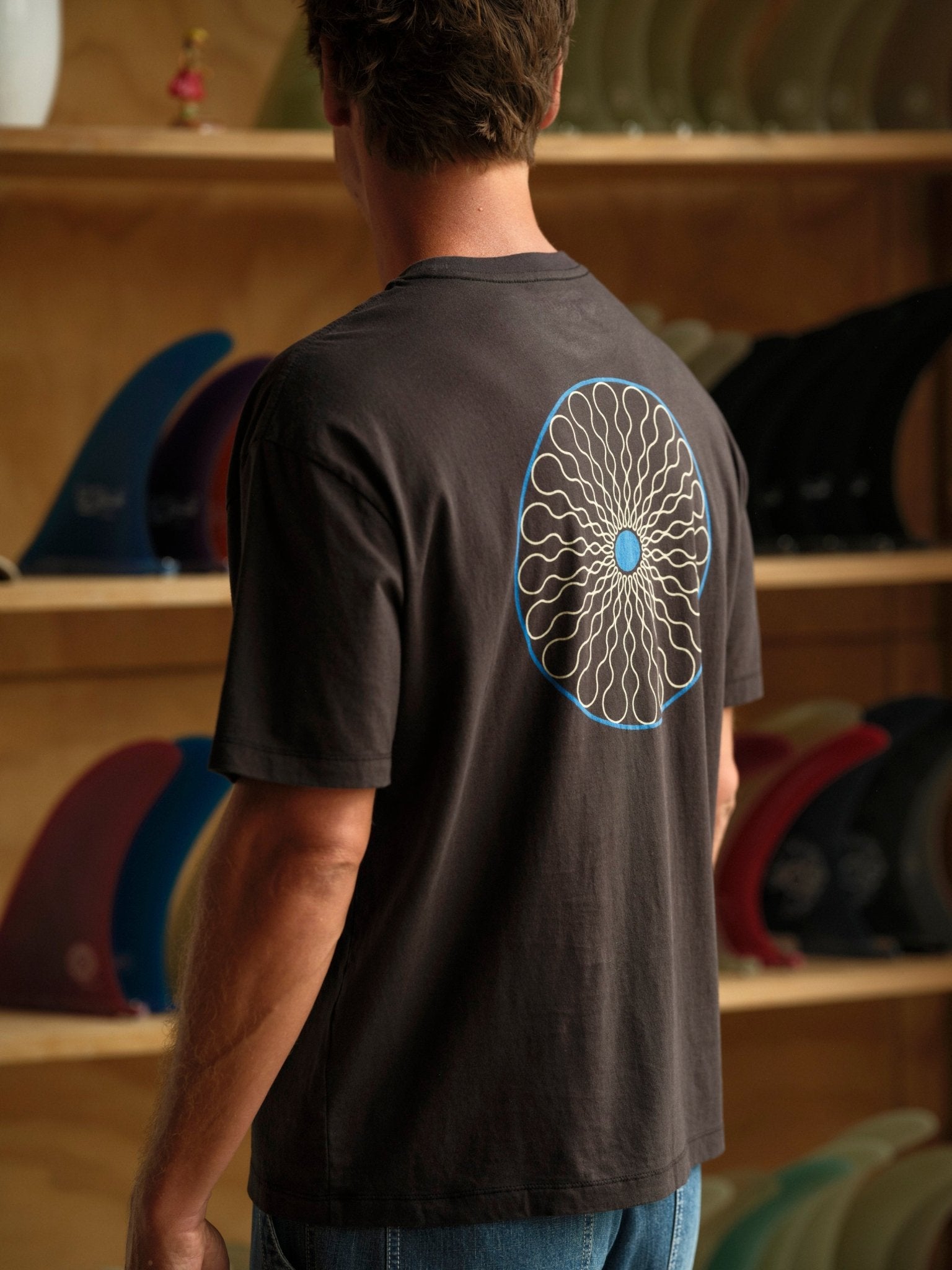 Radius Tee - S - Mollusk Surf Shop - description