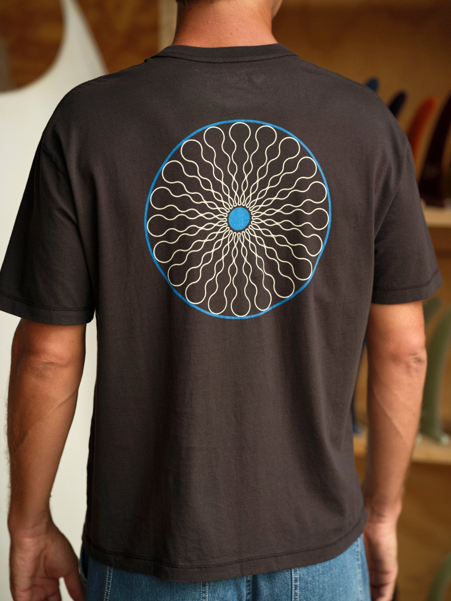 Radius Tee - S - Mollusk Surf Shop