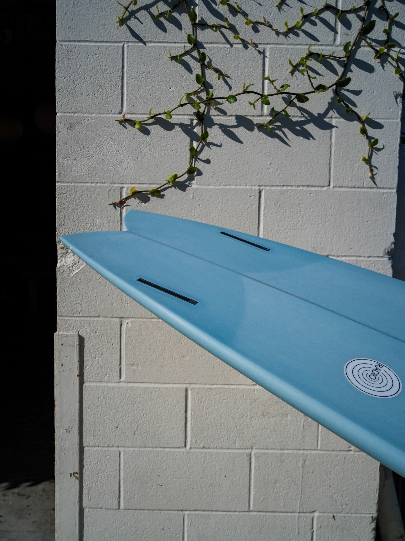 8'10 Radio Ocean Liner - Mollusk Surf Shop - description
