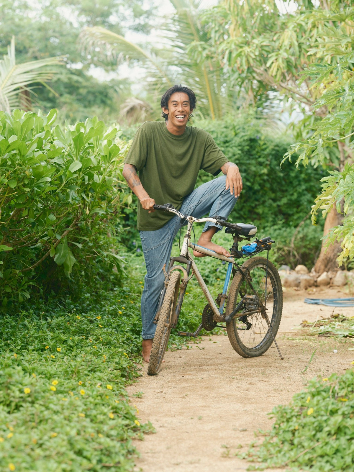 Big Hemp Tee - S - Mollusk Surf Shop