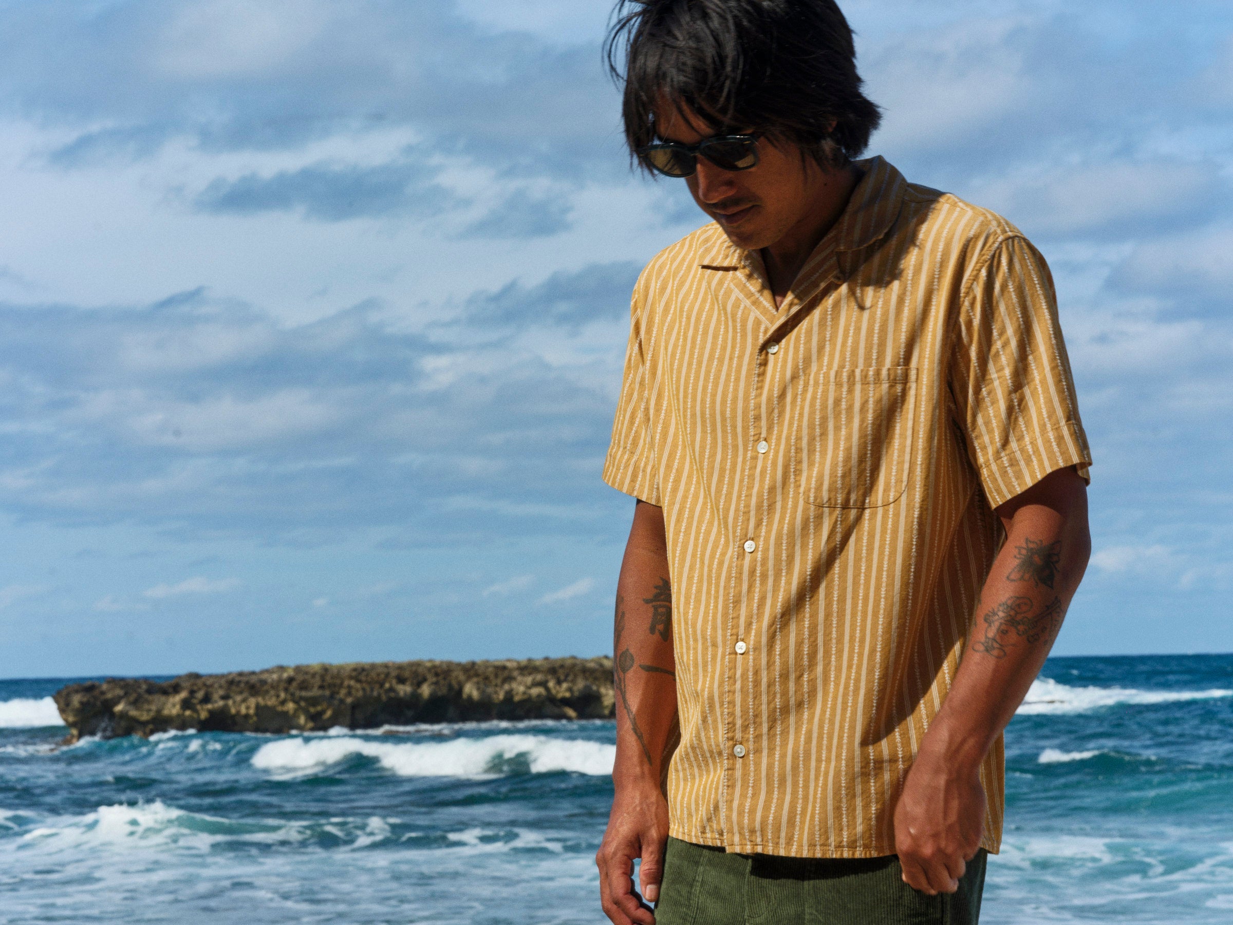 Cosmo Shirt - S - Mollusk Surf Shop