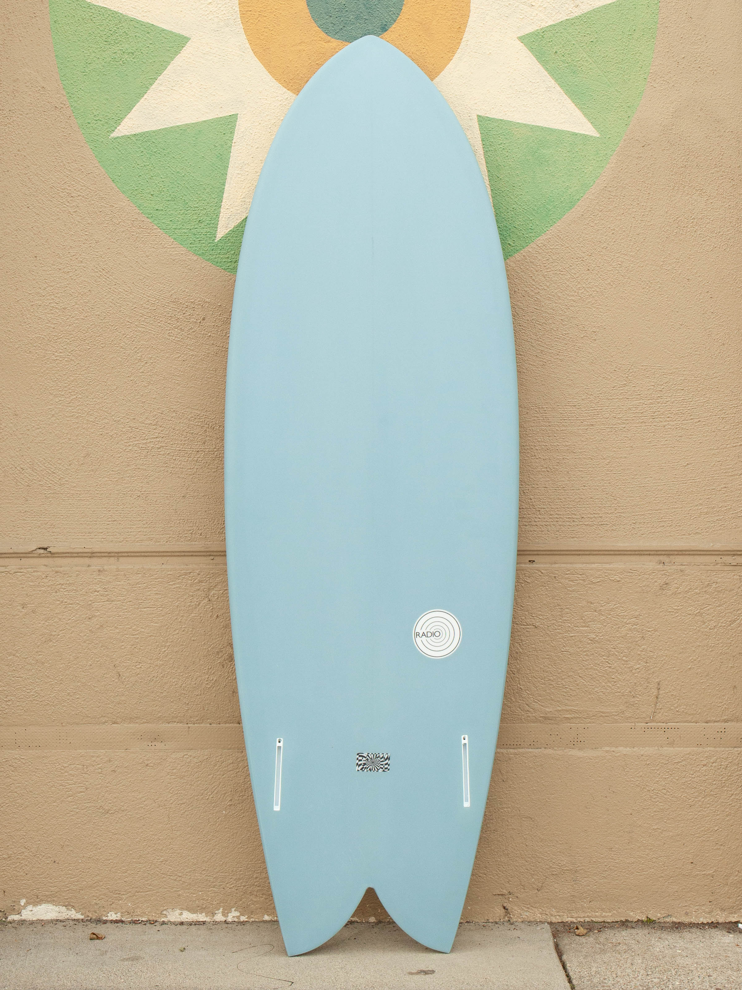 5'6 Radio Classic Fish - Dolphin - Mollusk Surf Shop