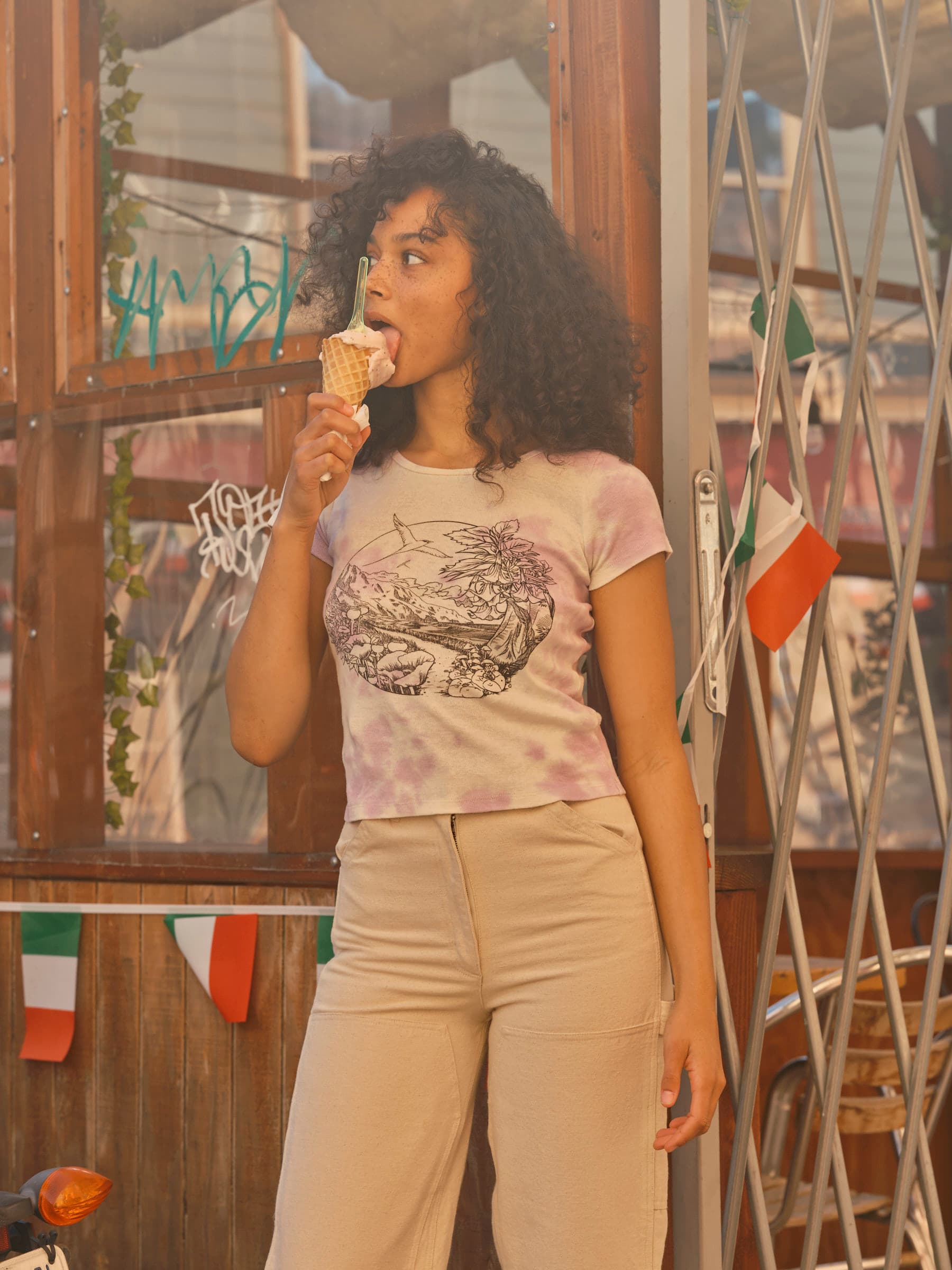 Fantasy Ribsy Tee - XS - Mollusk Surf Shop