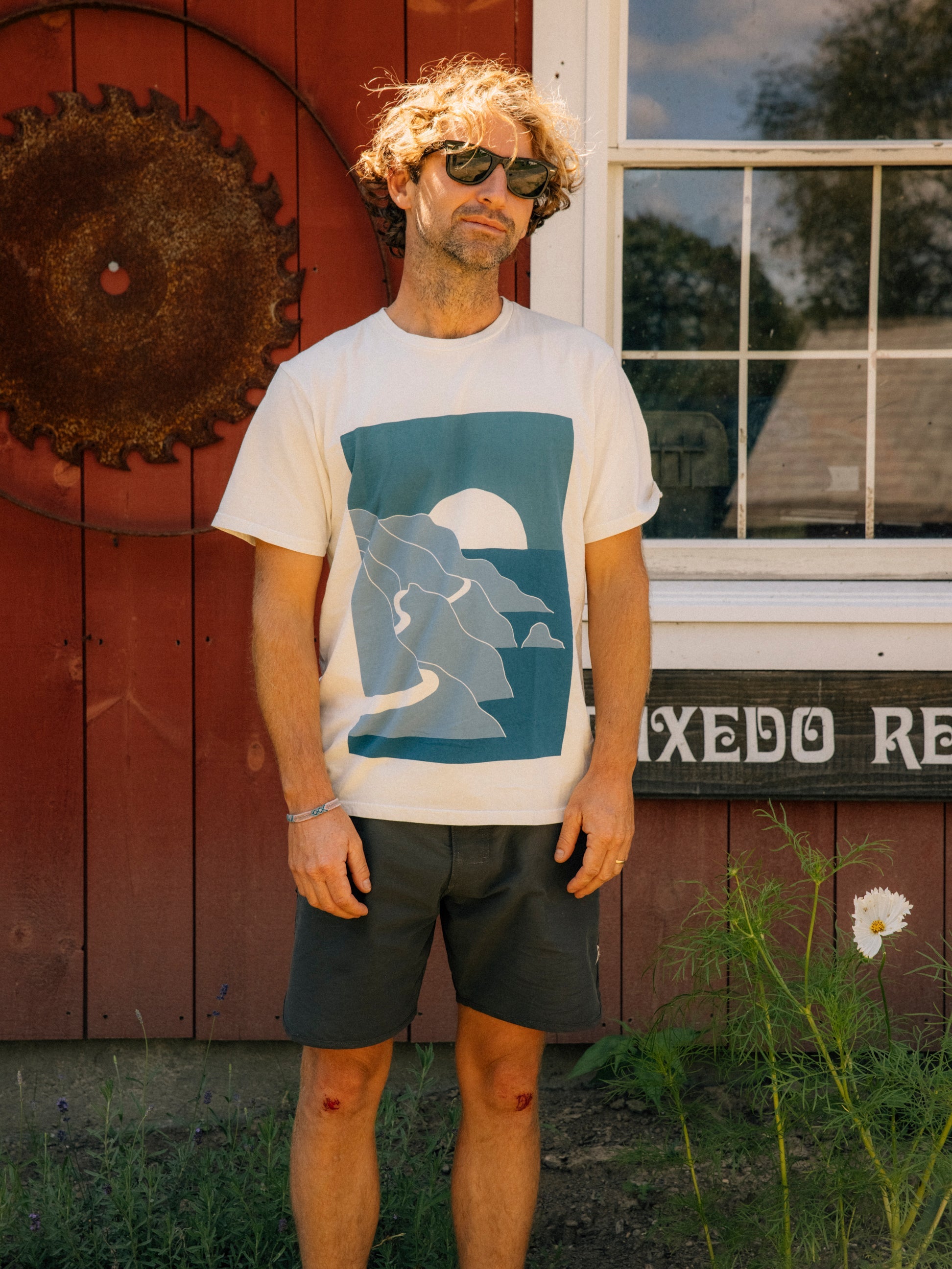 Jamboree Tee - S - Mollusk Surf Shop