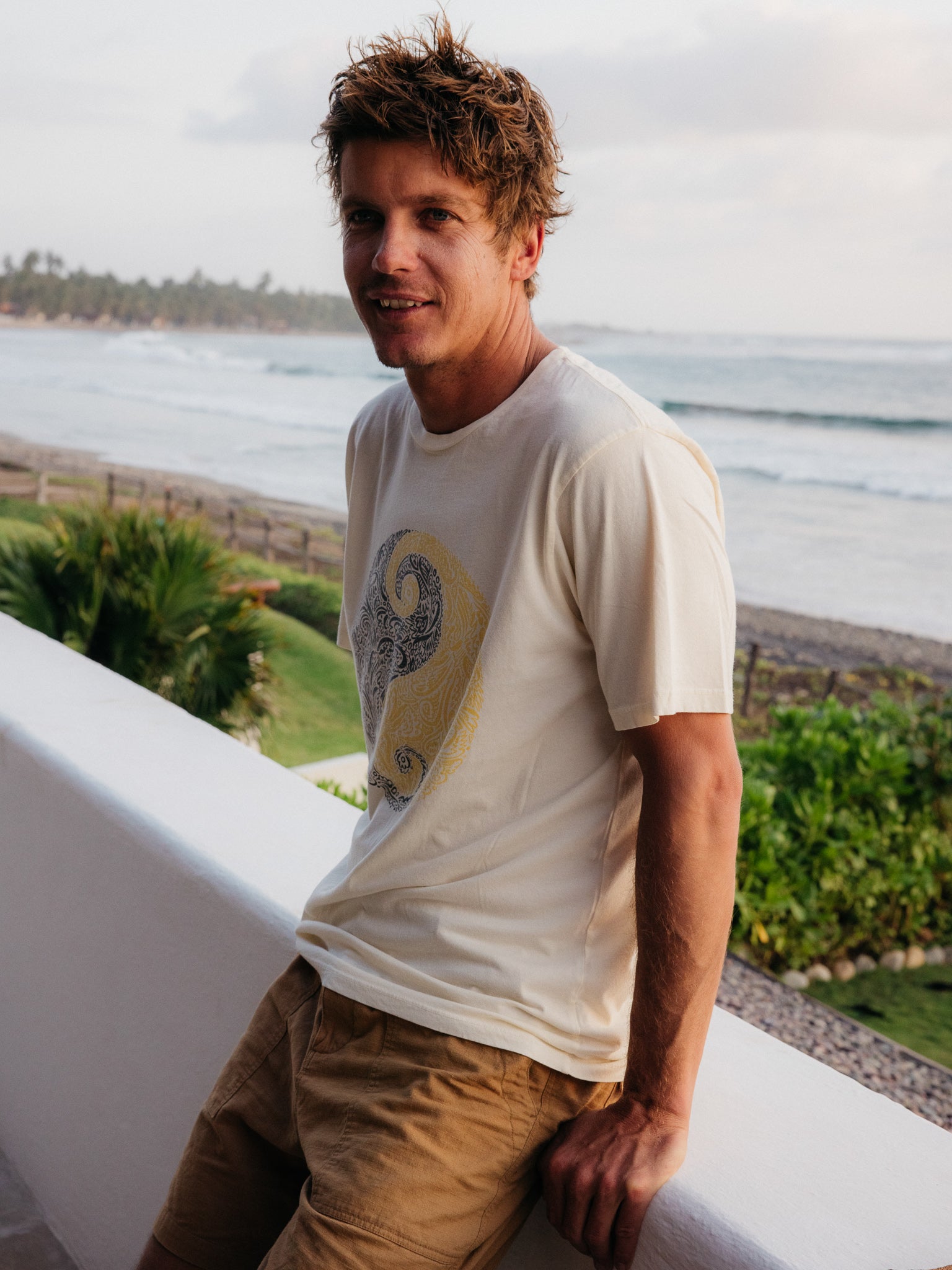 Oneness Tee - S - Mollusk Surf Shop