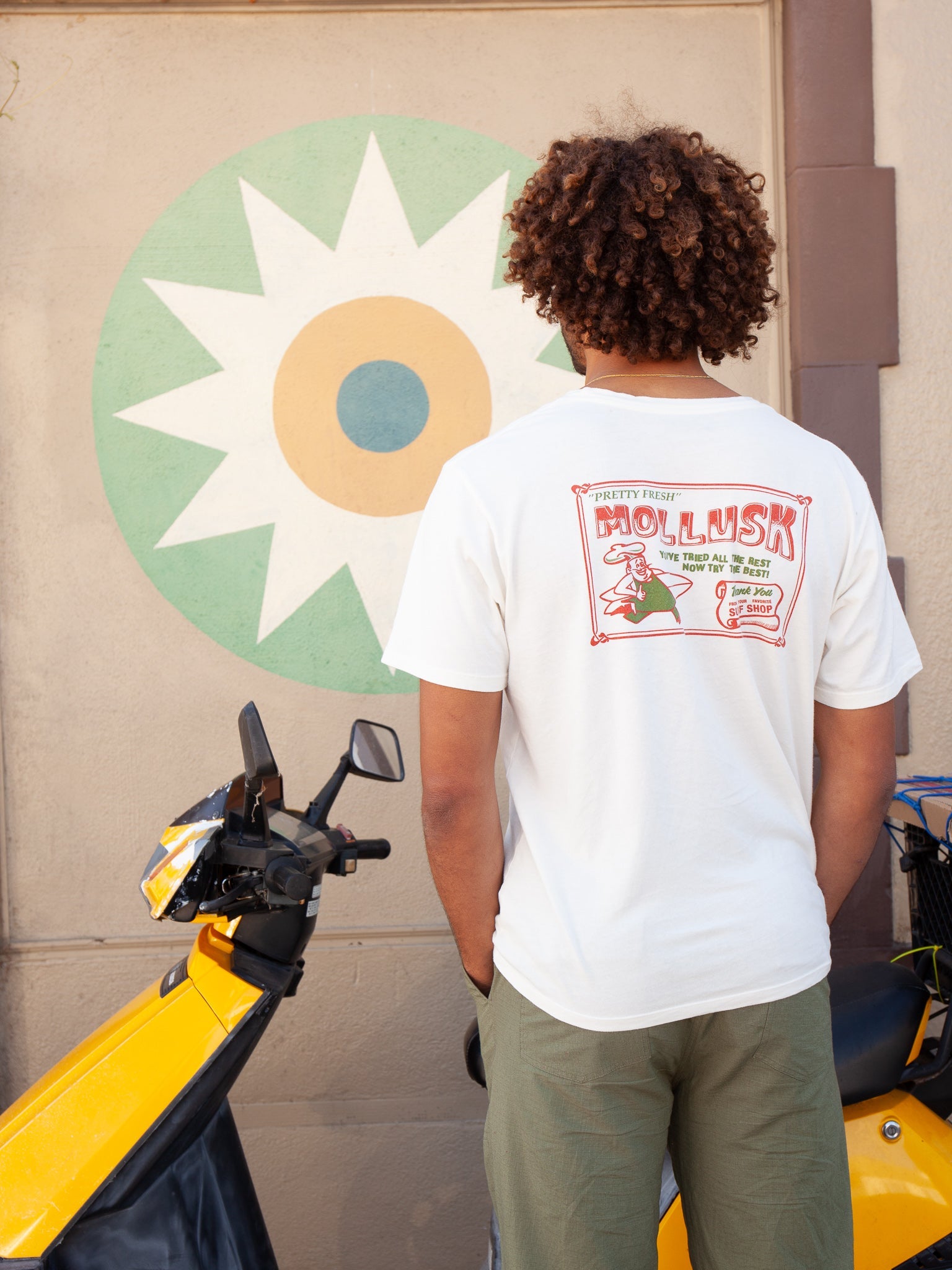 Pretty Fresh Tee - S - Mollusk Surf Shop