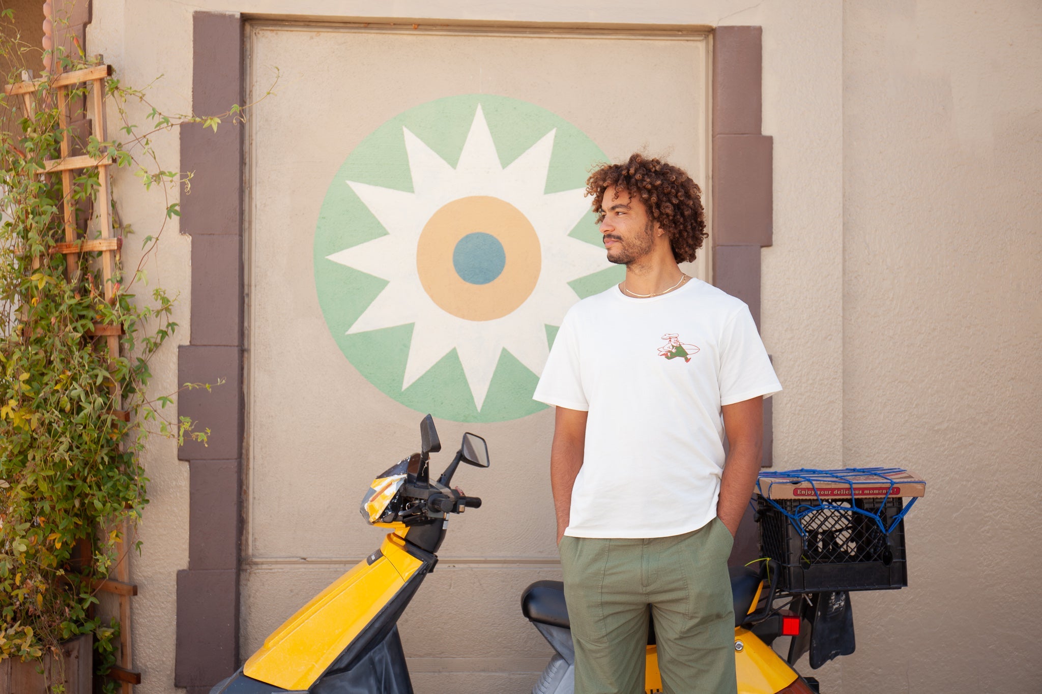 Pretty Fresh Tee - S - Mollusk Surf Shop