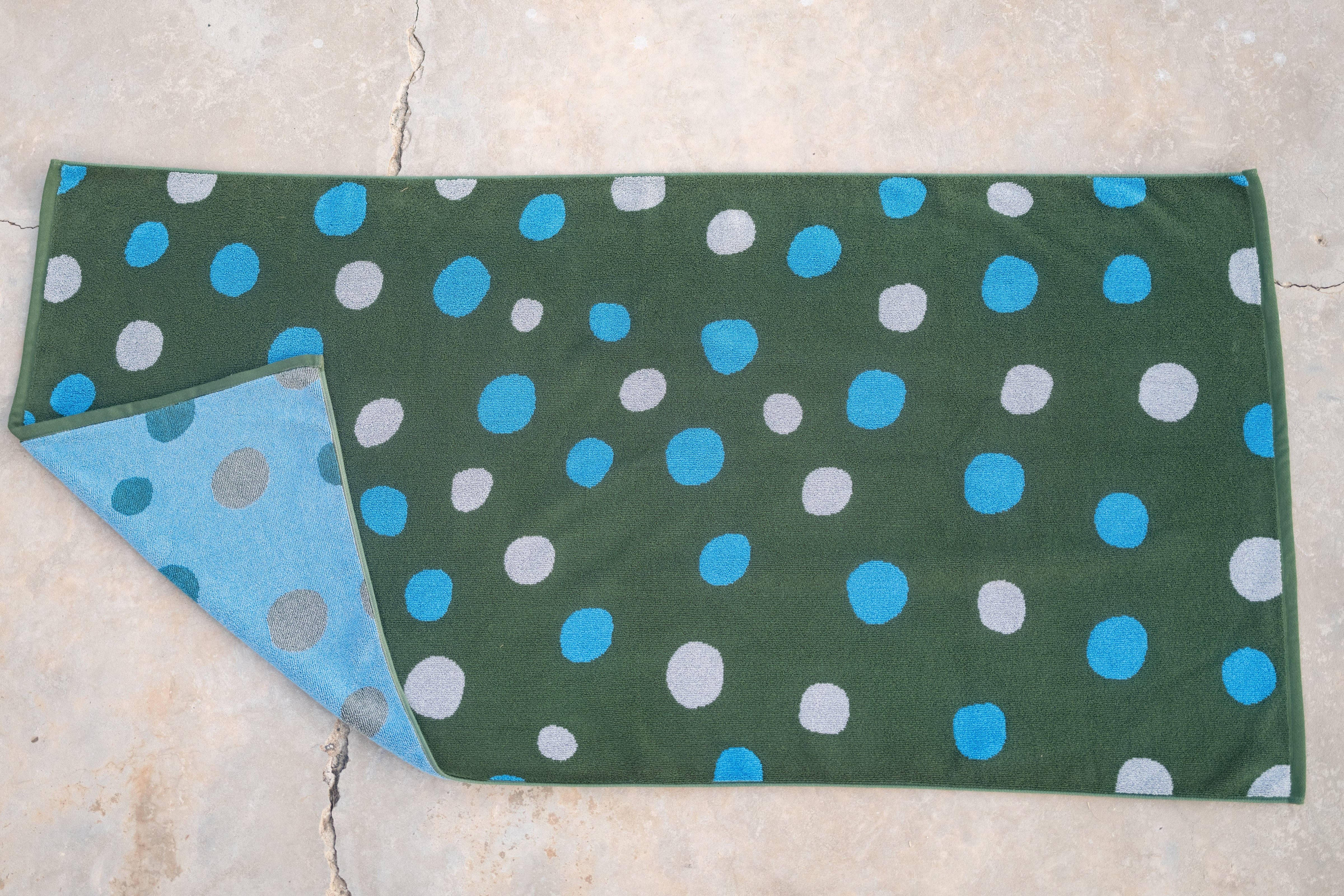 Seeing Dots Towel - OS - Mollusk Surf Shop