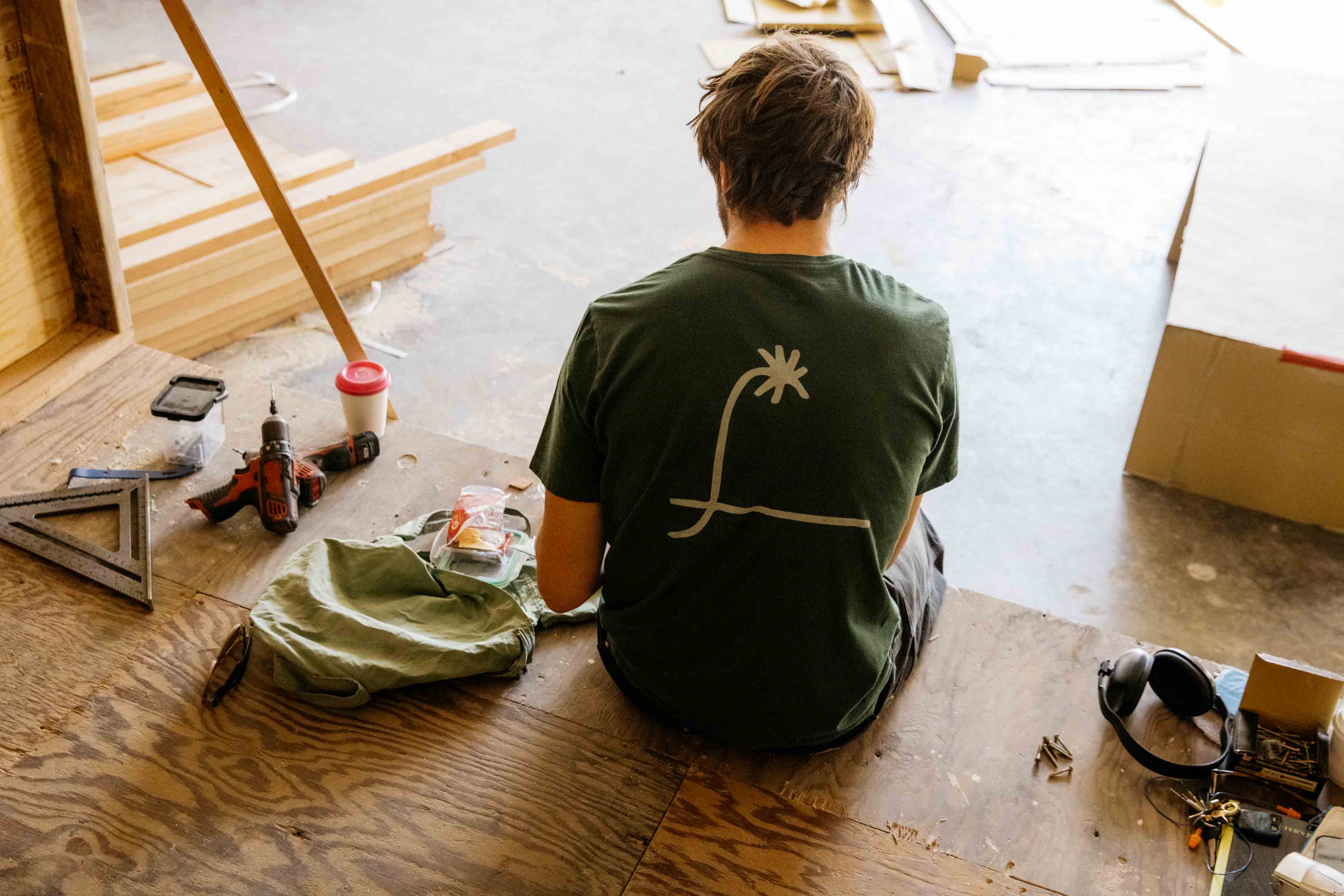 Windjammer Tee - S - Mollusk Surf Shop